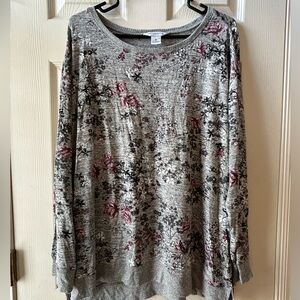 ✨Liz Claiborne Gray Floral Long Sleeve Top